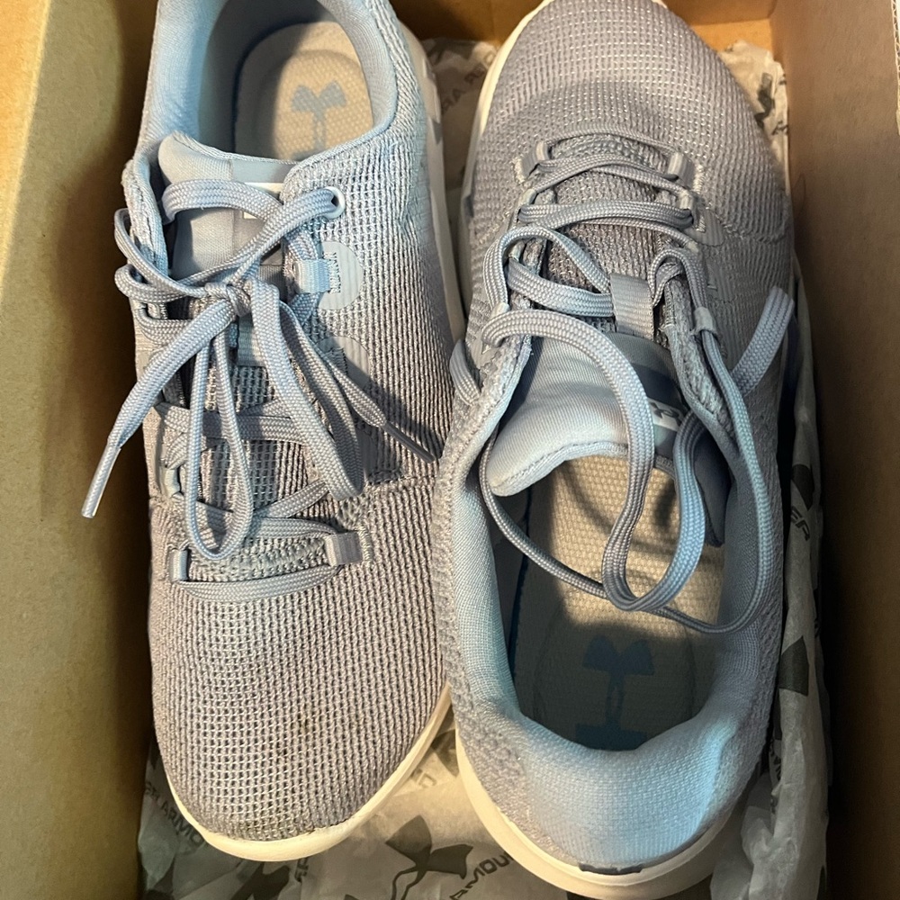 Under Armour Sneakers